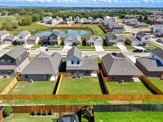 Building Photo - Flyway Crossings