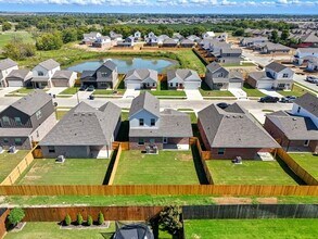 Building Photo - Flyway Crossings