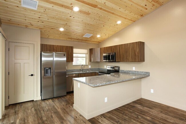 Building Photo - 5748 W Dally Ln