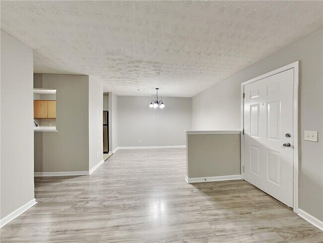 Building Photo - 2204 Fairington Village Dr