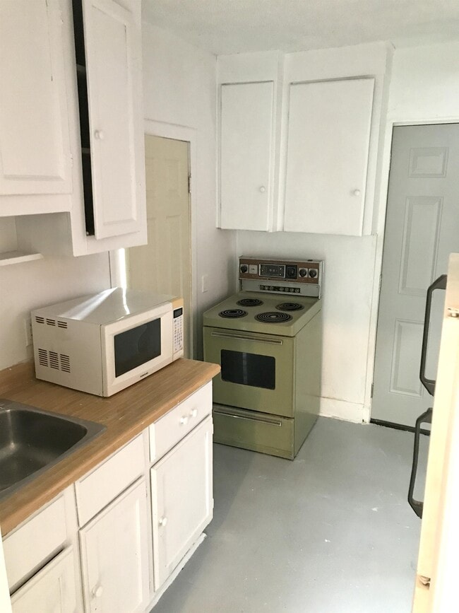 Photo du bâtiment - 340 Alfred Ave