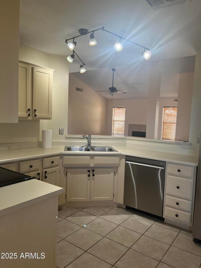 Building Photo - 13251 N 78th Dr