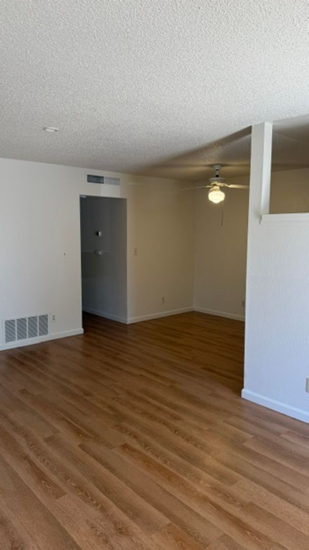 Foto del edificio - Duplex for RENT!