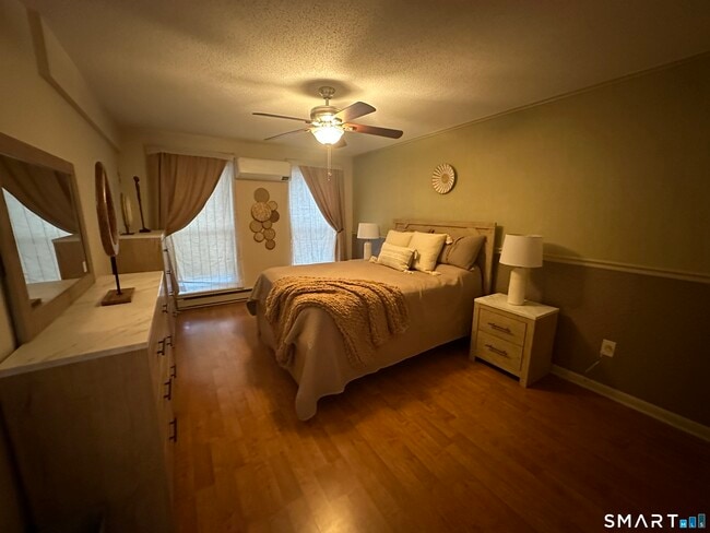 Building Photo - 140 Kane St