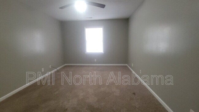 Building Photo - 4426 Bonnell Dr NW