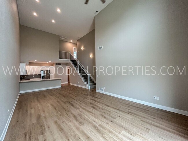 Foto del edificio - 4 Bedroom 2.5 Bath Townhome in Adel with attached 2-car garage.