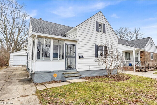 Building Photo - 5535 Oakwood Ave