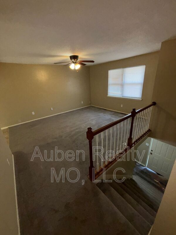 Foto del edificio - 409 NE Westwind Dr