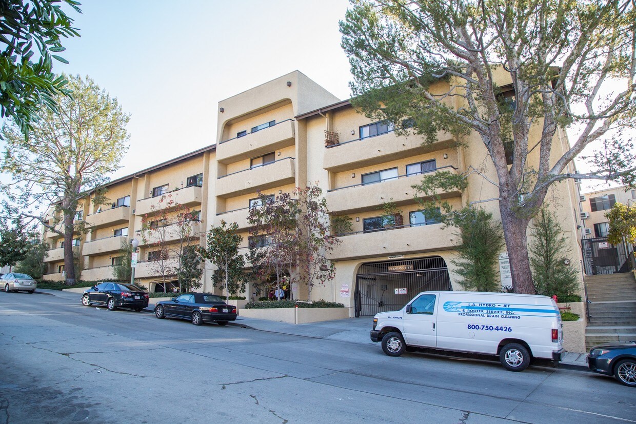 Foto principal - 10982 Roebling Ave