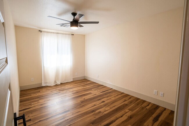 Foto del edificio - 8428 W Heatherbrae Dr