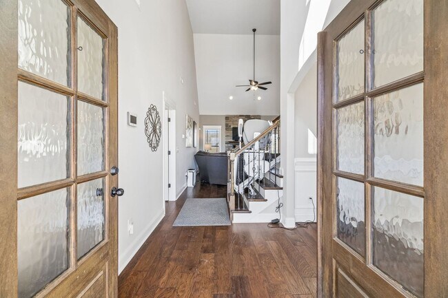 Foto del edificio - 8325 Turnbull Dr