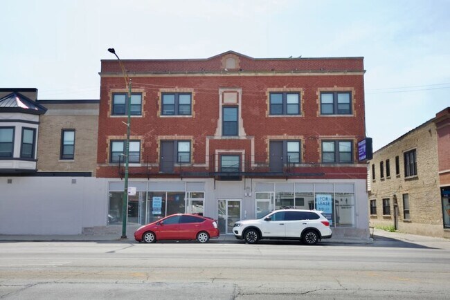 Building Photo - 3407 W Fullerton Ave