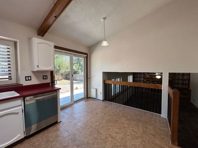 Foto del edificio - 4035 Thundercloud Dr