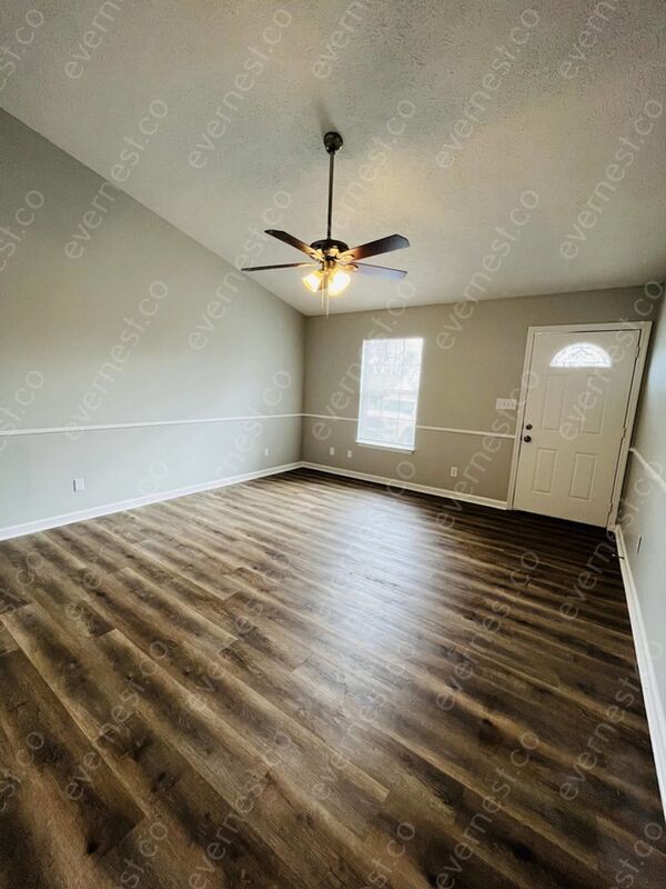 Building Photo - 233 Westlynn Dr
