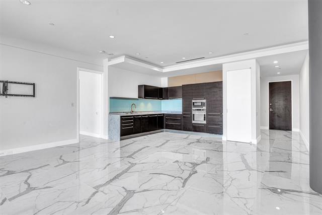 Foto del edificio - 2408 Victory Park Ln