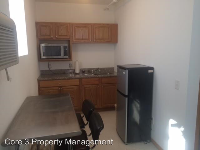 Building Photo - 803 Kern