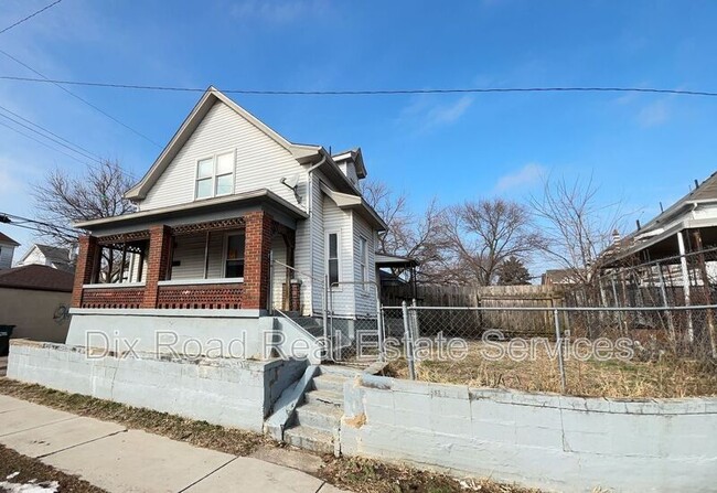 Foto del edificio - 1715 Warner Ave