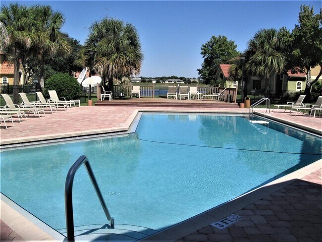 Building Photo - 405 Fountainhead Cir