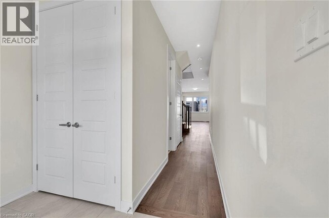 Building Photo - 145 Keelson St.