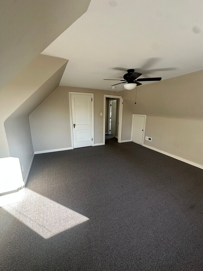 Foto del edificio - 145 Greenfield Ave