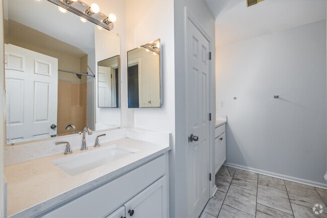 2BR, 2BA - 1,100SF - Primary Bathroom - 155-189 S Eagle Creek Dr
