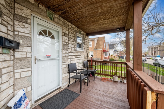 Foto del edificio - 2724 N Meade Ave