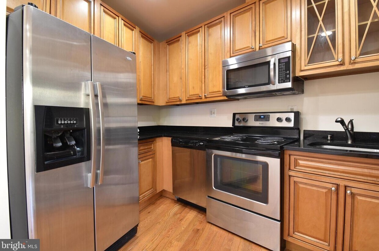 Primary Photo - 3408 Sherman Ave NW