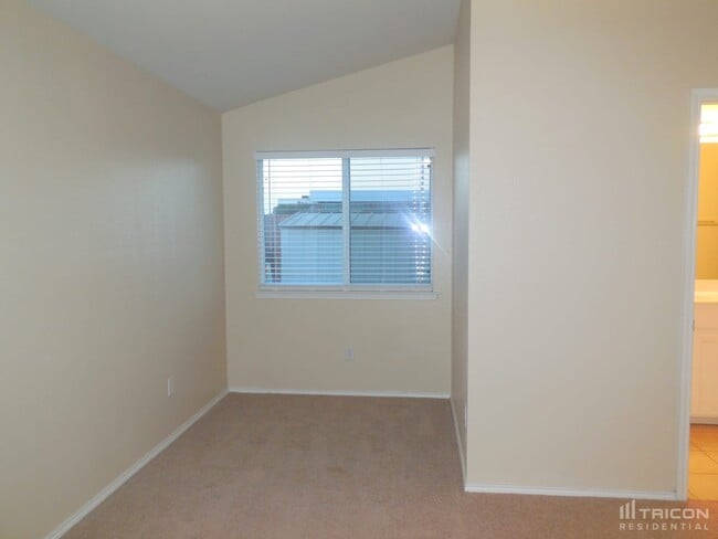 Building Photo - 6540 Geneva Ln