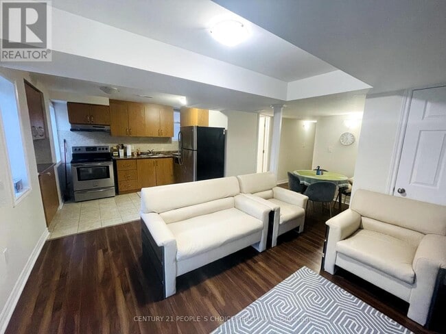 Photo du bâtiment - 5551 Meadowcrest Ave