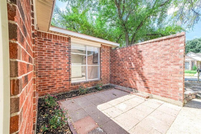 Building Photo - 11602 Inga Ln
