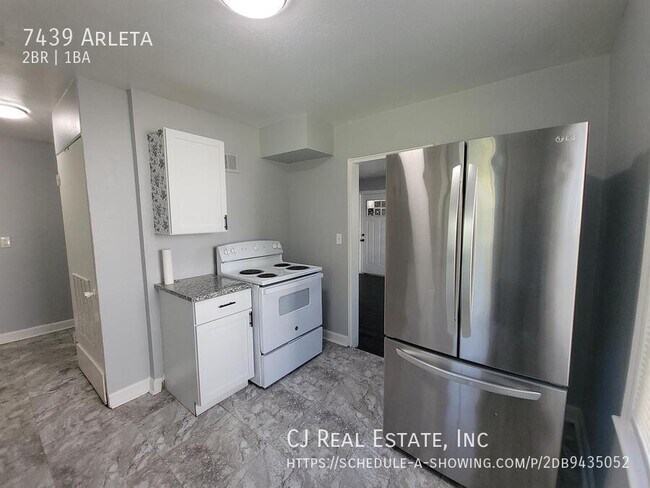 Building Photo - 7439 Arleta Blvd