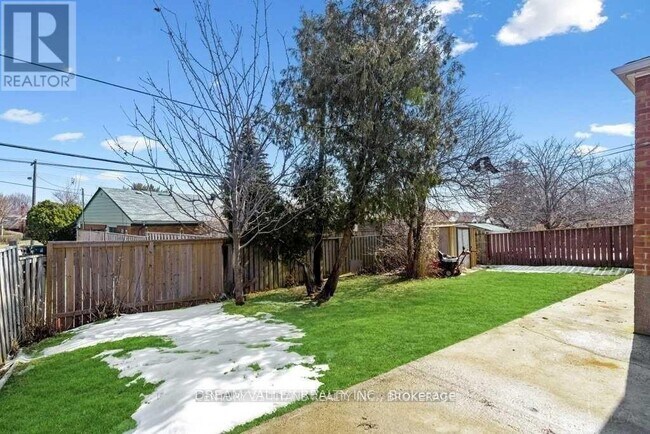 Photo du bâtiment - 1501 Danforth Rd