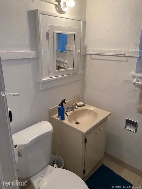 Building Photo - 1017 SW 9th St