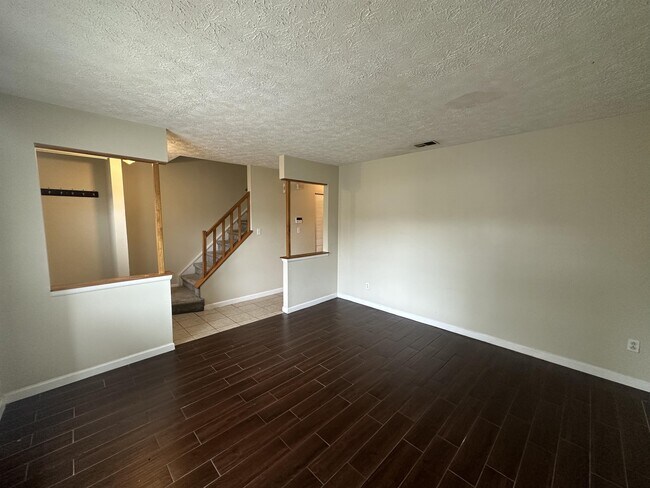 Foto del edificio - 9456 Lexington Cir