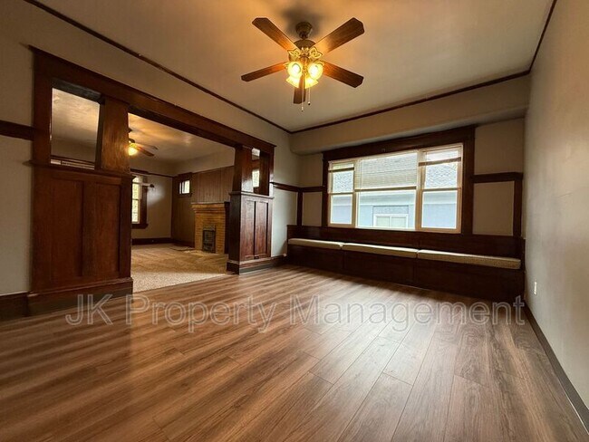Foto del edificio - 609 6th Ave N