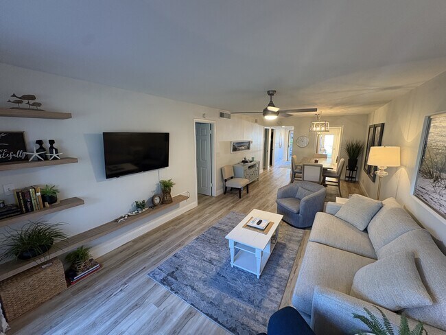 Foto del edificio - 512 W Venice Ave