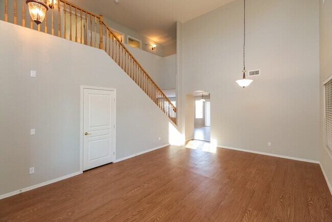 Building Photo - 3636 W South Butte Rd