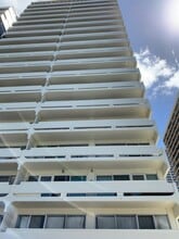Building Photo - 2085 Ala Wai Blvd