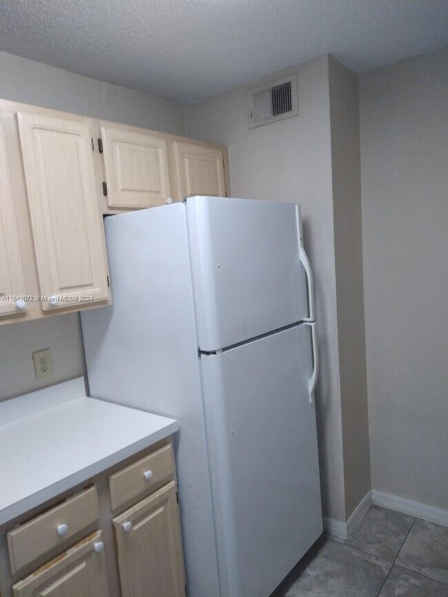 Building Photo - 4295 Summer Landing Dr