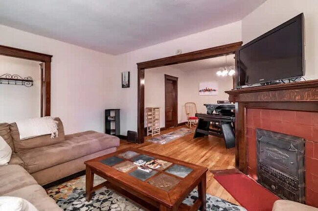 Foto del edificio - 1193 Webb Rd