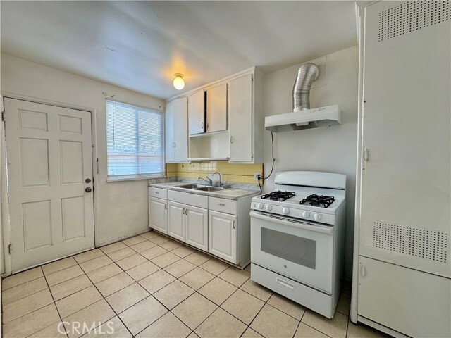 Building Photo - 516 E Lomita Ave