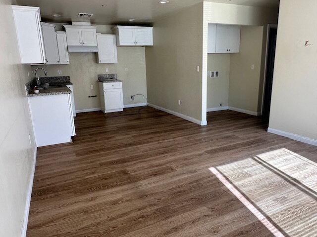 Foto del edificio - Charming 3 Bed / 2 Bath Duplex with Modern Updates