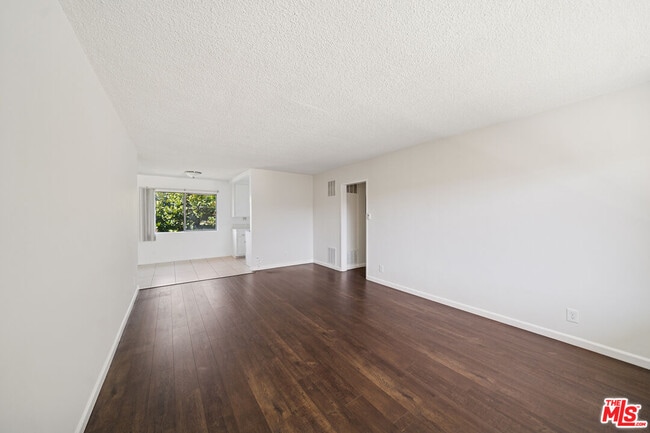 Building Photo - 2038 S Holt Ave