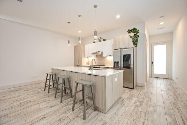 Foto del edificio - 4021 St Peter Ln