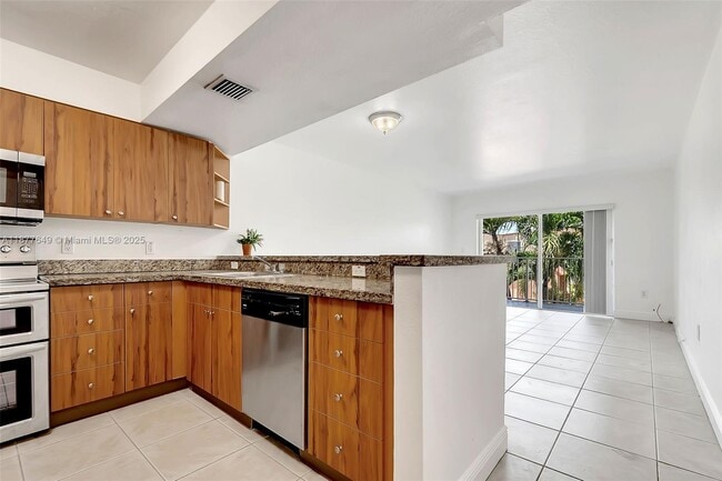 Building Photo - 5000 NW 79th Ave