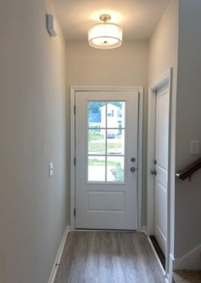 Foto del edificio - 139 Danbury Ct