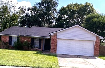 Building Photo - 7715 Waterchase Dr