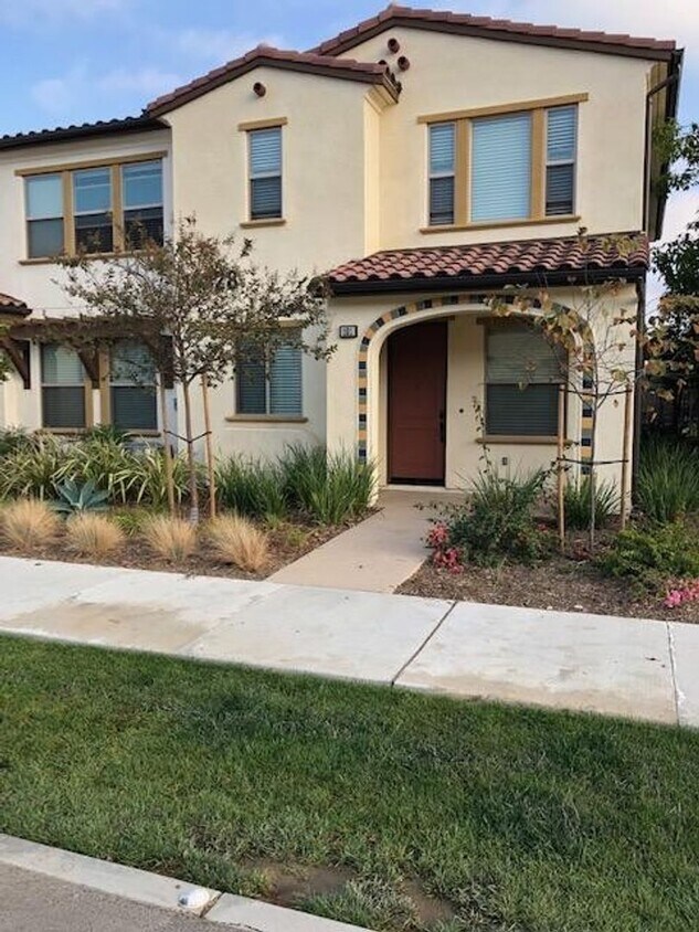 Foto principal - East Ventura - Available Soon: Spacious 4 ...