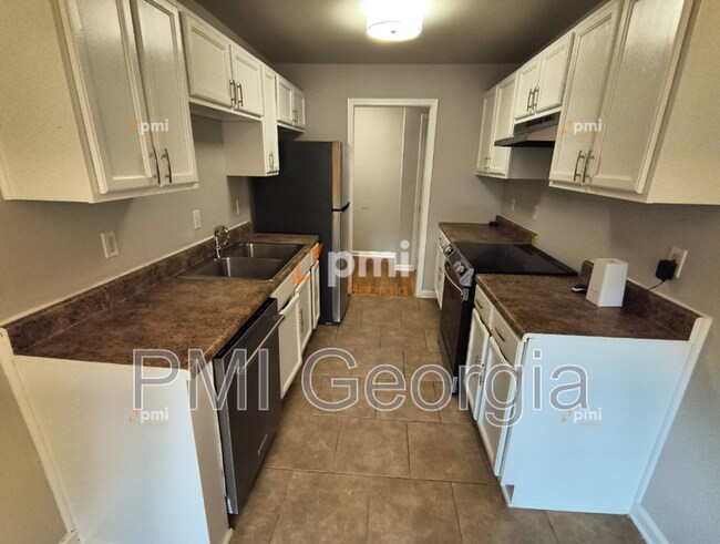 Foto del edificio - 819 Forrest Cir SE