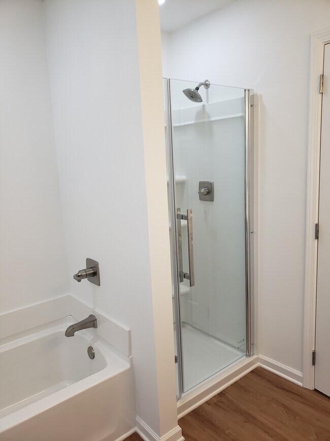 Foto del edificio - 145 Round Keep Ln